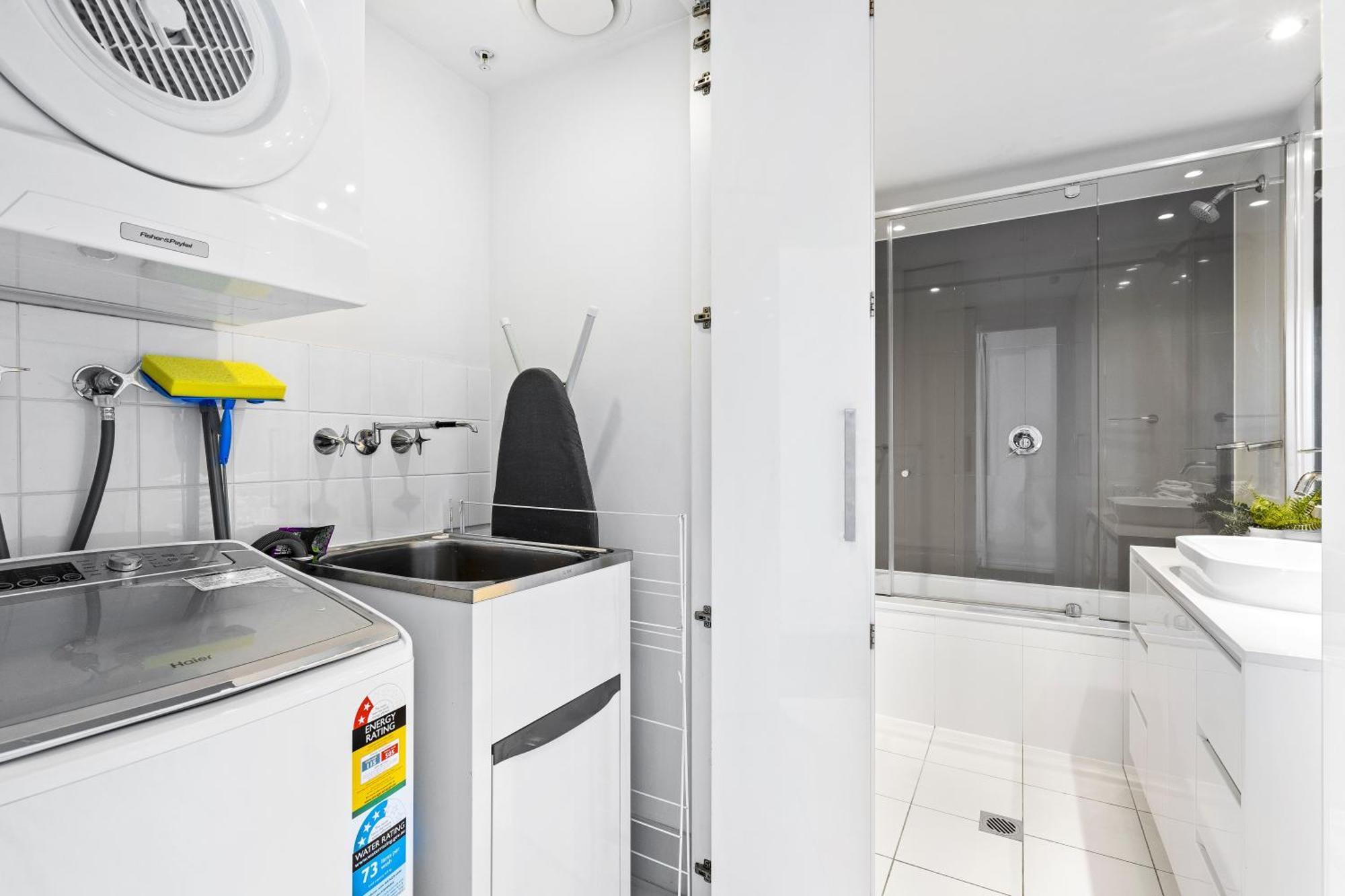 H'residence Surfers Paradise Mid Week Madness Deal - Q Gold Coast